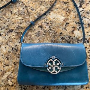 Tory Burch Miller Glazed Crossbody Wallet.